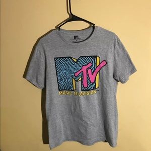 GRAPHIC MTV SHIRT